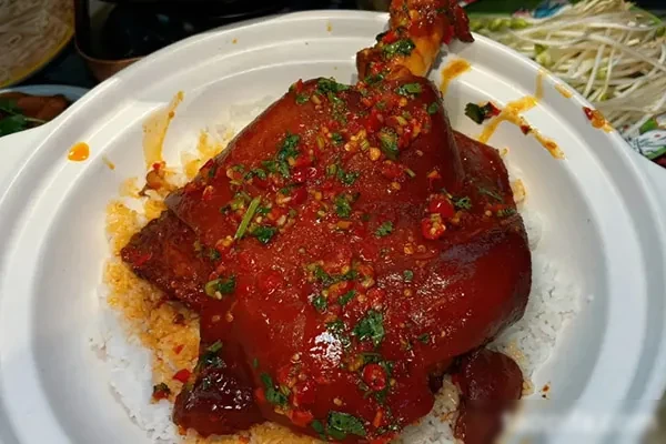 图片[1]-招牌葱香霸王肘视频教程-配方档案馆