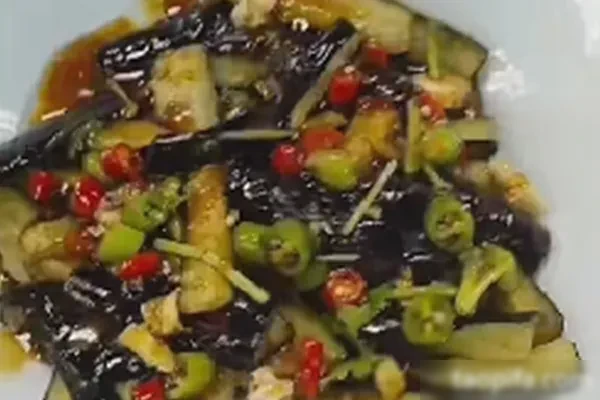 图片[1]-特色黄椒风味茄子制作视频教程-配方档案馆