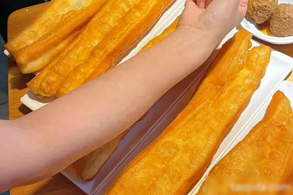 金牌手臂大油条制作视频教程-配方档案馆